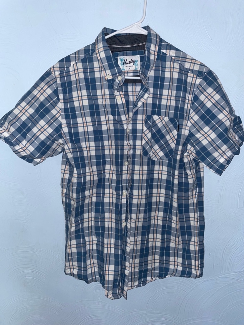 Men’s Medium Hurley Short Sleeve Plaid Button Down Shirt